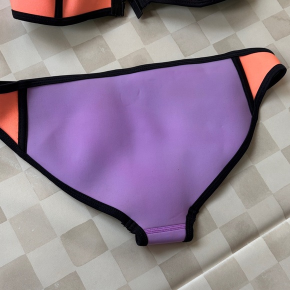 Triangl Bikini - Picture 10 of 13